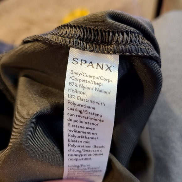 Spanx Women's Gray Leggings - Picture 8 of 8